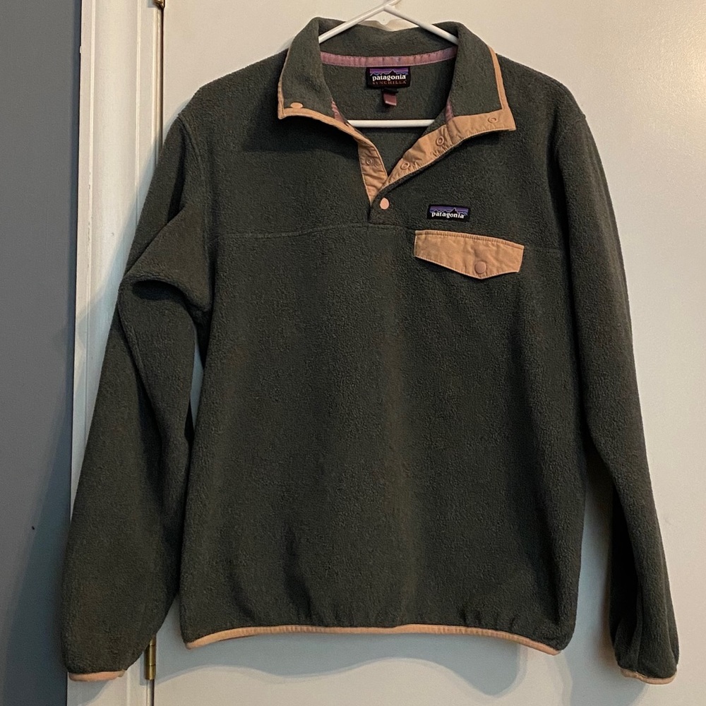 Patagonia Synchilla Snap-T fleece pullover in grey and light pink